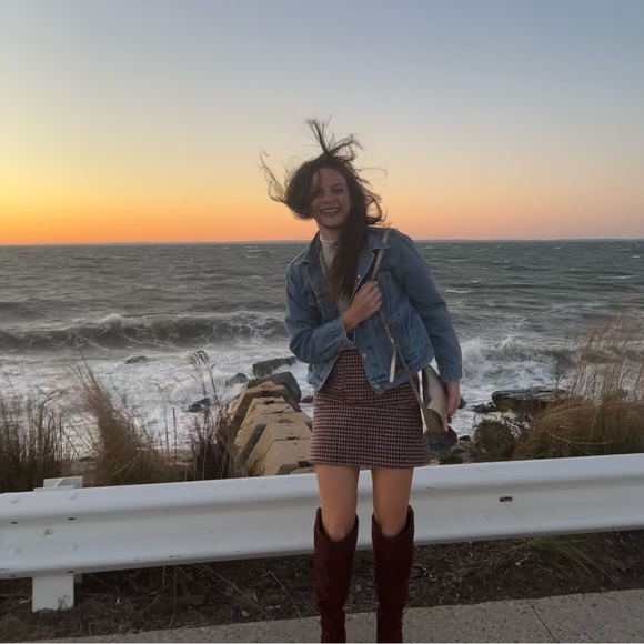 Meet your Posher, Elaine - Picture 2 of 4